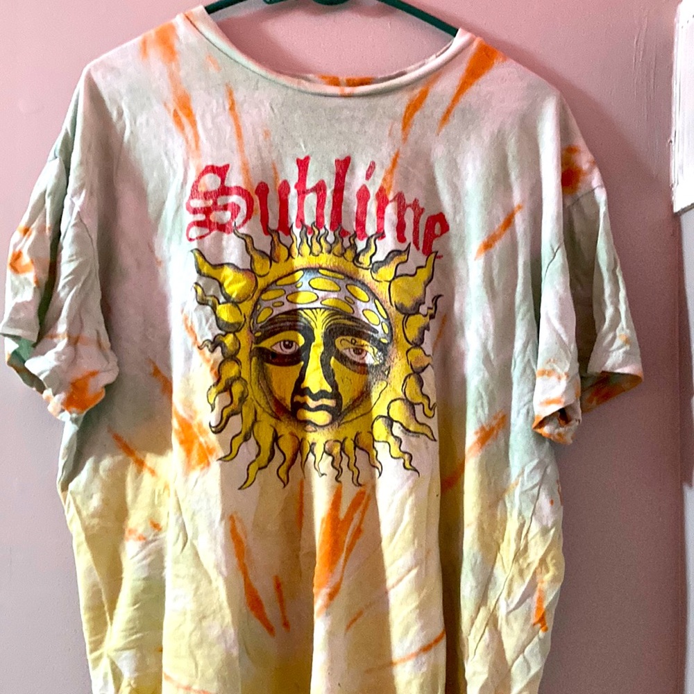 Woman’s sublime short sleeve graphic T-Shirt